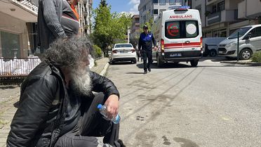 Çöp evin altından dram çıktı: Bir senedir dışarı çıkmıyorum
