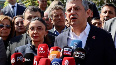 Özgür Özel'den kurultay davası sonrası ilk açıklama