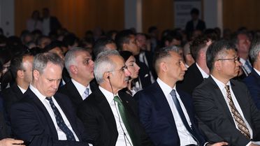 Bakan Uraloğlu Almanya'da Ulaştırma Forumu'nda