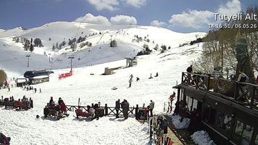 Uludağ'da Mayıs'ta Kayak Keyfi
