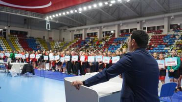 Bolu'da Yıldız Kızlar Güreş Şampiyonası Başladı