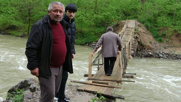 Bu köprülerden geçmek yürek ister