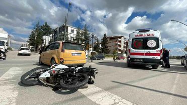 Karaman'da Motosiklet Taksiyle Çarpıştı