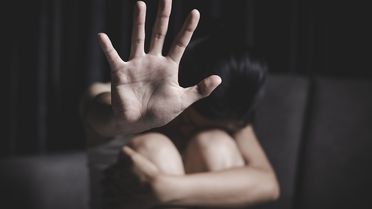 17 öğrenci yargılanıyordu! Rapora rağmen 13 yaşındaki kıza istismarda tepki çeken karar