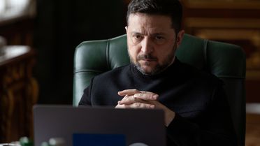 Zelenskiy: Rusya Ateşkesi İhlal Ediyor