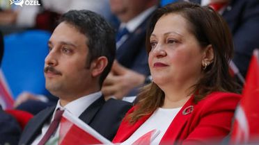 Afyon'da Burcu Köksal'dan sonra Özgür Özel'e bir şok daha