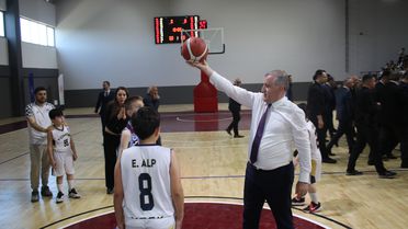 Arsin'de Yeni Spor Kompleksi Açıldı