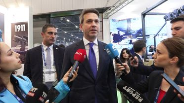 Bakan Bayraktar Savunma Fuarı'nı Ziyaret Etti