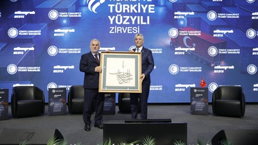 İhracat Mart'ta Azaldı, Nisan'da Rekor Kırdı