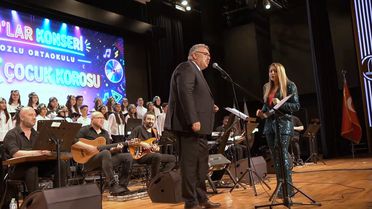 İbrahim Uğur Metin'in Barış Manço Performansı