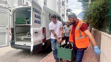 Antalya'da Kazakistan uyruklu kadın evinde ölü bulundu