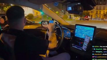 Canlı yayın sırasında Mbappe ve Ester ile karşılaştı