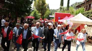 Güllübahçe'de festival coşkusu başladı.