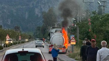 Tanker Yangını Kontrol Altına Alındı