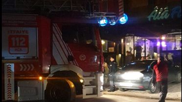 Düzce'de Mutfaktaki Yangın Apartmanı Dumana Boğdu