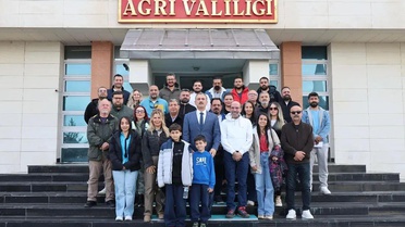 Ağrı Valisi Önder Bozkurt, Hatay Medeniyetler Korosu’nu ağırladı