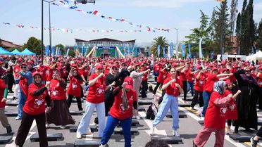 Başkan Büyükakın: 'Kocaeli'nin kadınlarını 32 ton hafiflettik'