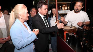 Başkan Erkan Aydın kahve ve müzik tutkunlarıyla bir araya geldi