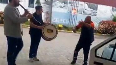 Düzce'de Akaryakıt İstasyonunda Ritim Şöleni