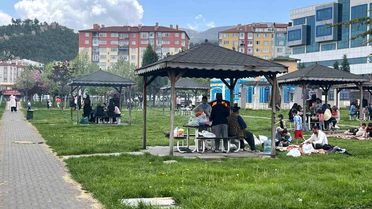 Kütahyalılar Güneşle Kentpark'a Akın Etti