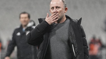 Beşiktaş'ta Sergen Yalçın için karar çıktı