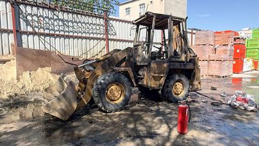 Küçükçekmece'de İş Makinesi Yangını