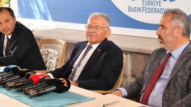 Memduh Büyükkılıç'tan 'özel hayat' çıkışı: Belediye başkanı 'benim özelim' diyemez