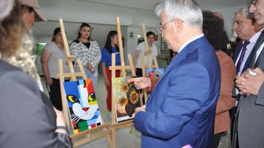 Akşehir'de engelli el sanatları sergisi açıldı