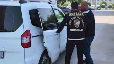 Antalya'da Hırsızlık Şüphelisi Yakalandı