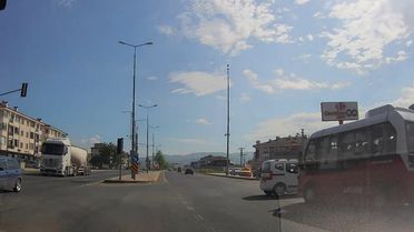 Düzce'de Otobüs ile Ticari Araç Çarpıştı