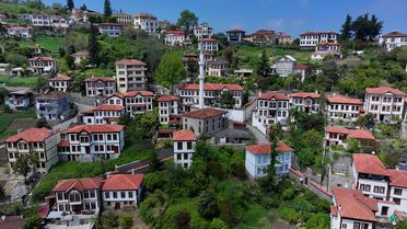 Akçaabat'ın Tarihi Orta Mahallesi Ziyaretçileri Ağırlıyor
