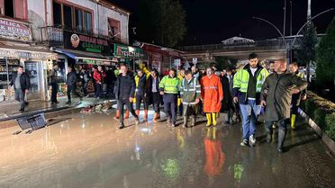 AFAD: 'Su baskınlarının yol açtığı olumsuzlukları bertaraf etmek üzere bin 513 personel ve 196 AFAD gönüllüsü ile müdahale hizmetleri yerine getirilmiştir'