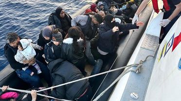 Çeşme Açıklarında 39 Düzensiz Göçmen Yakalandı