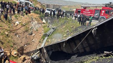Cizre'de TIR Kazası: Şoför Hayatını Kaybetti
