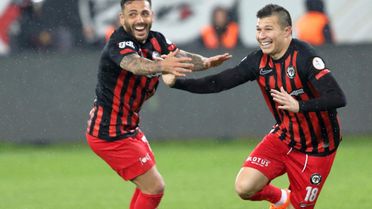 Bodrum'u deviren Çorum FK, Esenler Erokspor'un finaldeki rakibi oldu