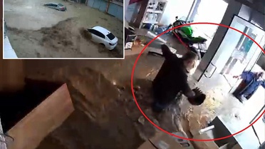 Havza'yı savaş alanına çeviren sel böyle geldi! Canlarını zor kurtardılar