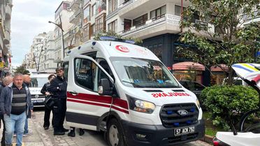 Sinop'ta hafif ticari araç yayaya çarptı