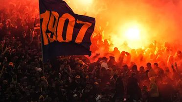 Fenerbahçe resmen açıkladı! Yıldız isimle 3 yıllık imza