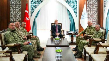 Korgeneral Topaloğlu'ndan Hakkari Valisi'ne Ziyaret