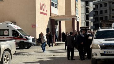 Çukurca'da Düğünden Dönüşte Kaza: 1 Ölü, 3 Yaralı