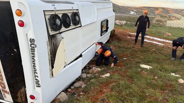 Gürün'de Midibüs Devrildi: 25 Yaralı