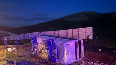 Gürün'de Taraftar Midibüsü Devrildi: 18 Yaralı