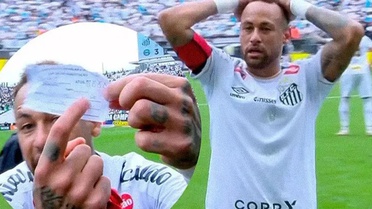 Tarihi skandal! Hakemler Neymar'ı zorla oyundan çıkardı