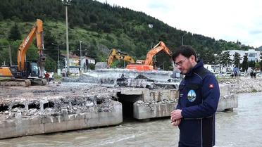 Başkan Yazıcıoğlu'ndan yıkımı gerçekleştirilen ÇEDAŞ köprüsü yerine yeni köprü müjdesi