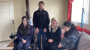 Kardeşlere Akülü Araç Hediye Edildi
