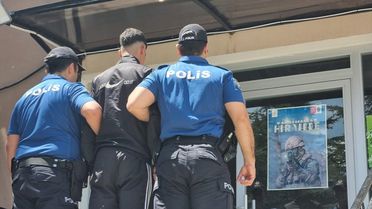 Bıçakla Tehdit Eden Şahıs Gözaltında