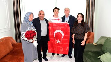 Gençten CİMER’e bayrak talebi: 7,9 milyon başvuruda 1,8 milyon genç