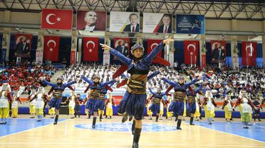 İzmir ve çevre illerde 19 Mayıs coşkuyla kutlandı