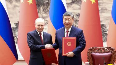 Xi ve Putin Pekin'de Bir Araya Geldi