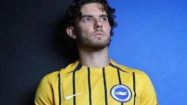 Ferdi Kadıoğlu, Brighton'da sezonun oyuncusu seçildi 